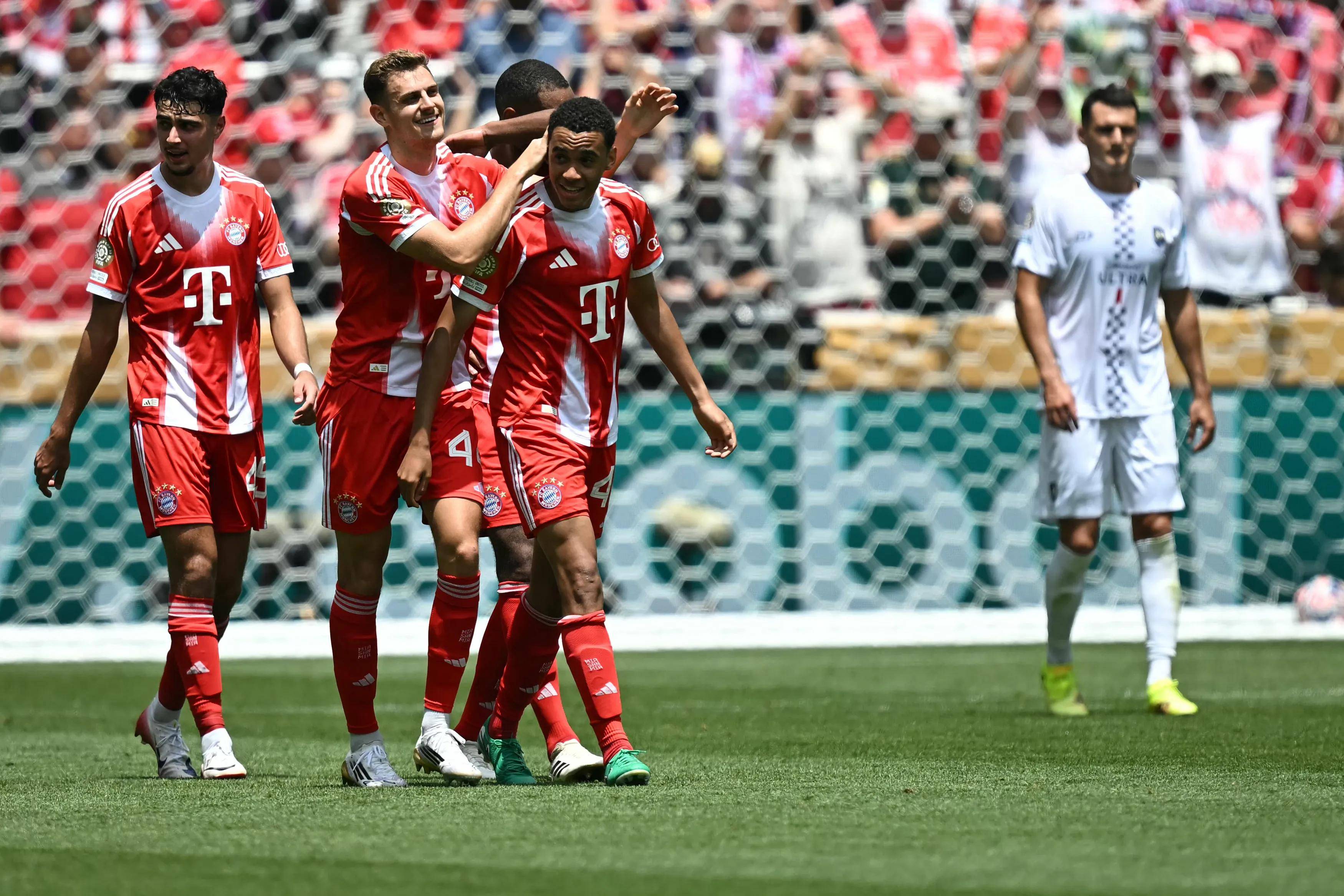 AYX SPORTS-大比分获胜引发热议！，Faker在拜仁比赛中持续失利比赛高潮迭起-AYX SPORTS